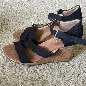 Tom’s Black Wedge Sandals